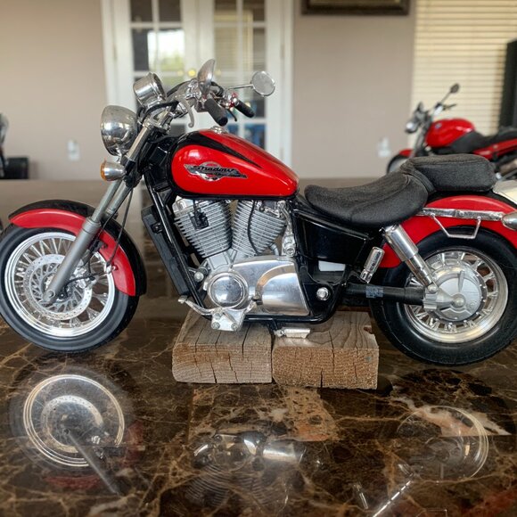 5 lot collectible die cast motorcycle models, Harley, BMW, Honda, Motto Guzzi - Picture 5 of 16